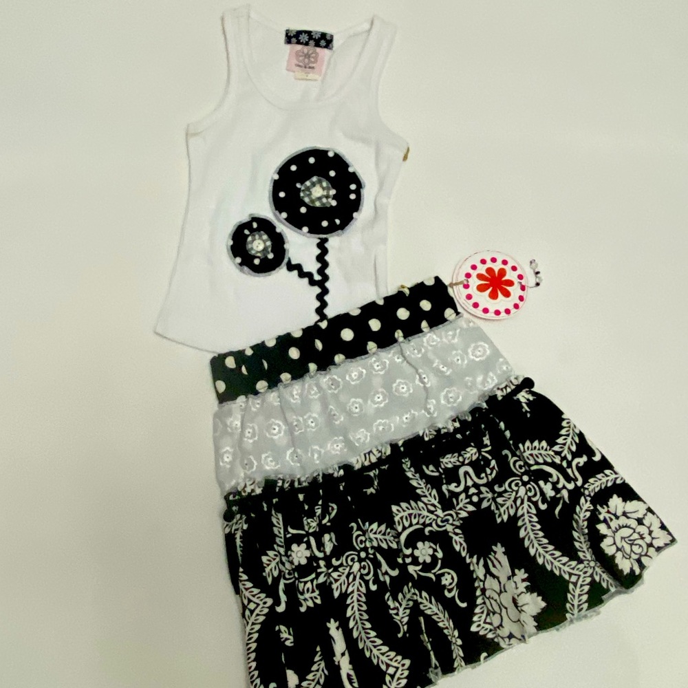Boutique NWT BLAVK AND  WHITE TANK SKIRT SET